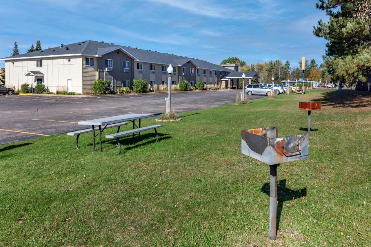 Rhinelander Comfort Inn מראה חיצוני תמונה