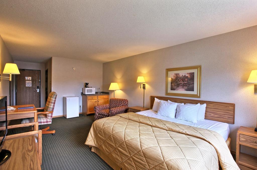 Rhinelander Comfort Inn מראה חיצוני תמונה