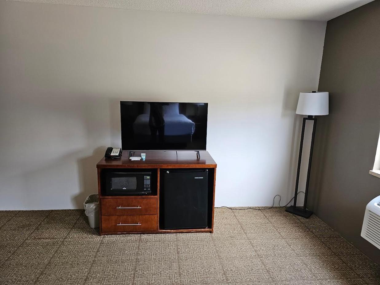 Rhinelander Comfort Inn מראה חיצוני תמונה