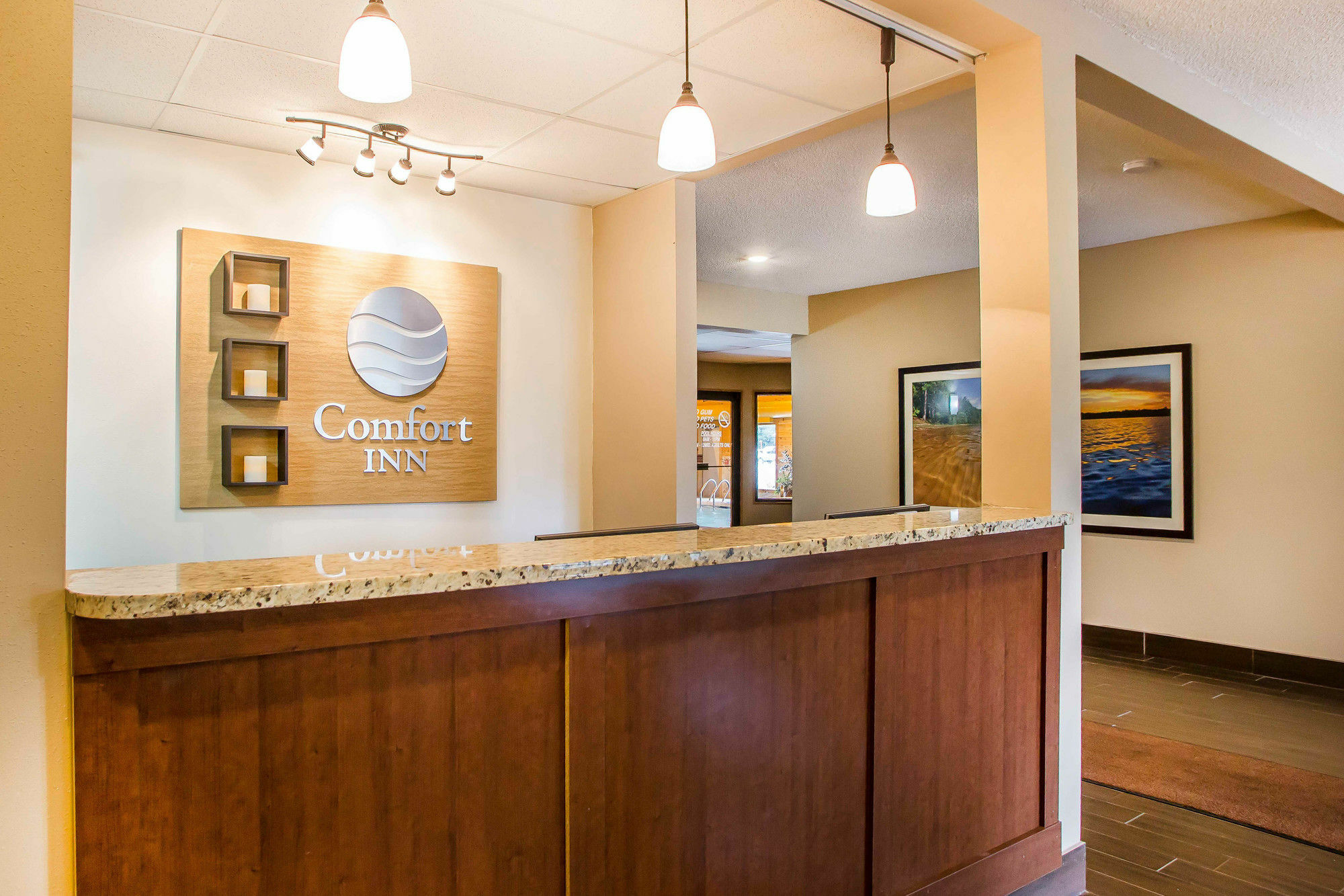 Rhinelander Comfort Inn מראה חיצוני תמונה